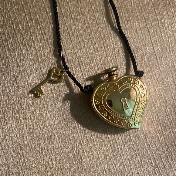 Victoria's Secret Gold Heart Locket Necklace with Key Charm - Picture 1 of 9